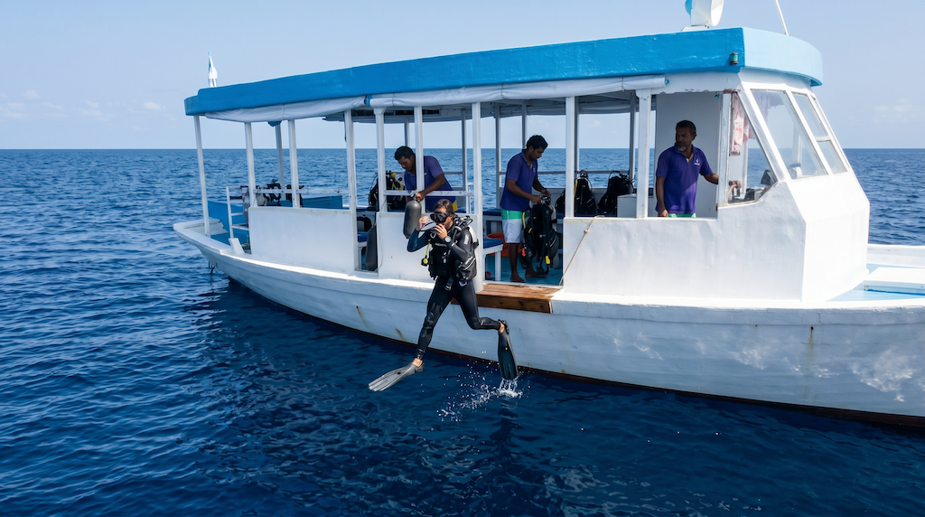 Passenger and excursion vessel suitable for Maldives marine operations